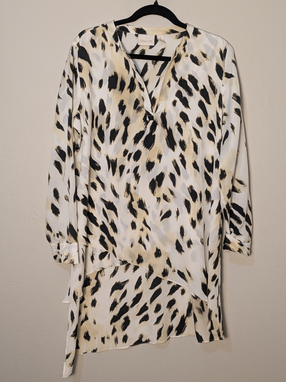 Chico's "Animal Attraction" Asymmetric Hem Tunic Top Minimalist Leopard Print